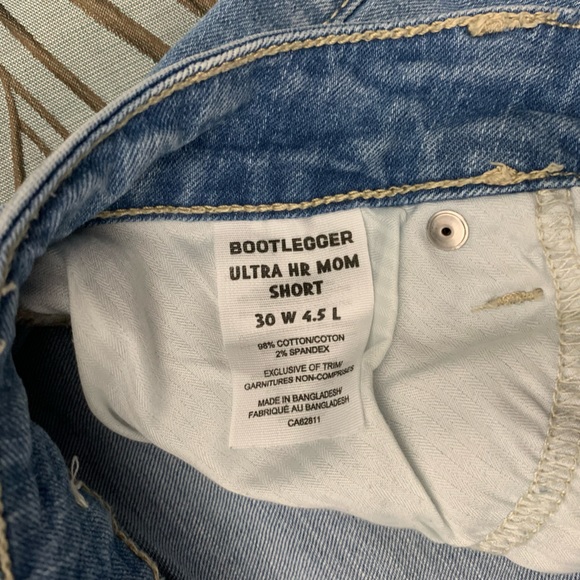 Bootlegger | Ultra High Rise Mom Shorts - 30W/4.5L - Picture 4 of 4